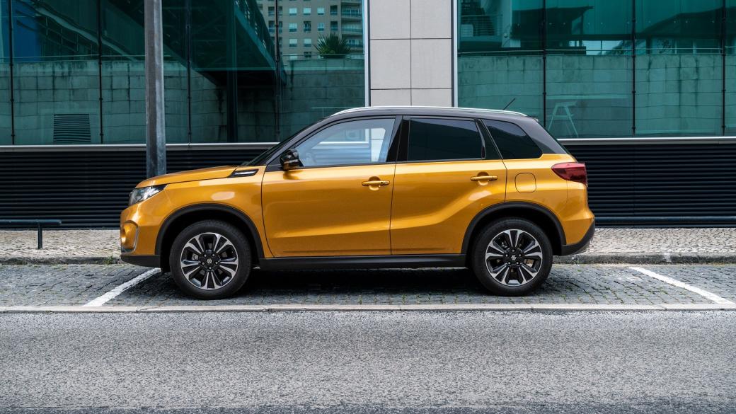 Oranje Suzuki Vitara