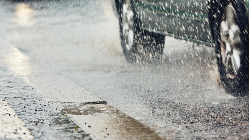 veilig door regen rijden