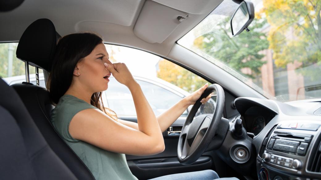 odeur de brûlé voiture